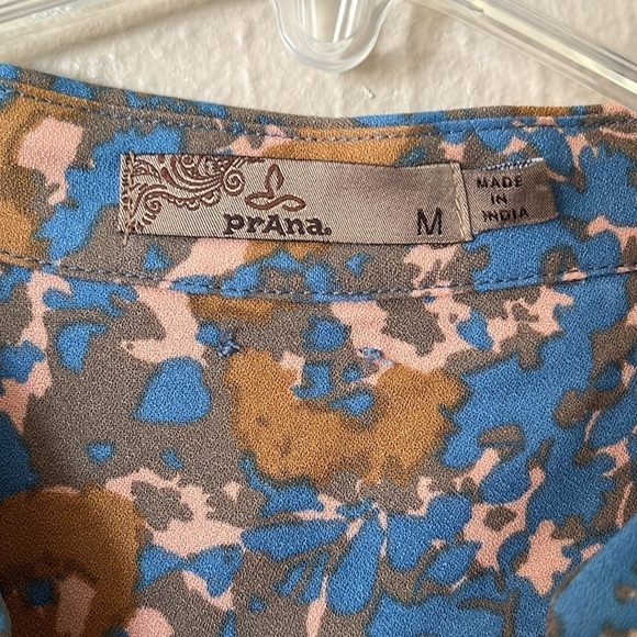 prAna Wild At Heart Blouse Keyhole Opening with Tie Size Medium Long Sleeves - Picture 5 of 16